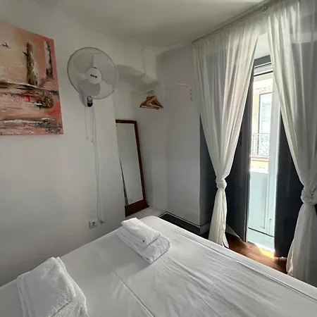 In Bairro Alto 2 - Charm *